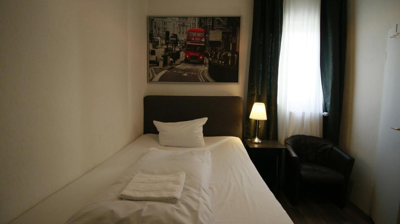 Hotel Bee Fang ฮัมบูร์ก ภายนอก รูปภาพ