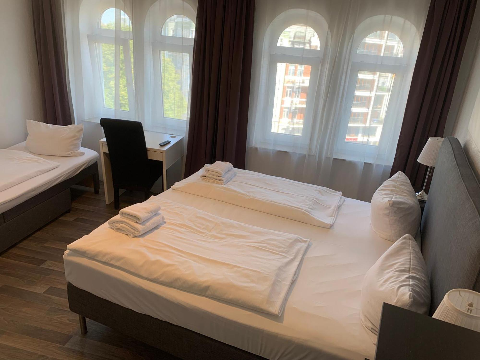 Hotel Bee Fang ฮัมบูร์ก ภายนอก รูปภาพ
